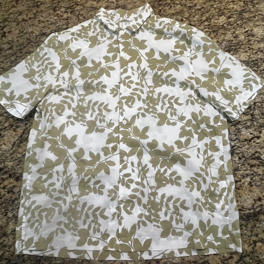 HM Mens Regular Fit Short Sleeve Button Down Shirt Olive Green Leaf Print Size L